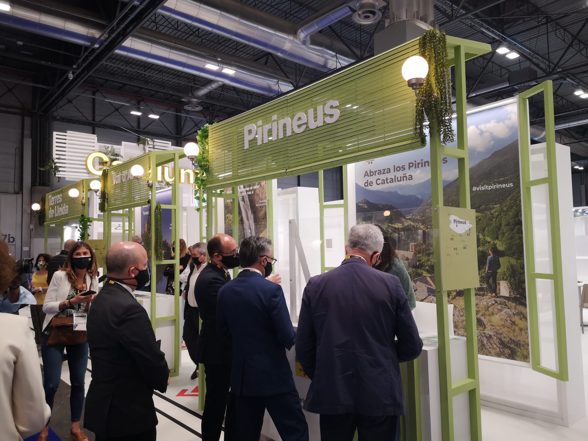 El conseller Ramon Tremosa visitant l'espai de Pirineus i Terres de Lleida